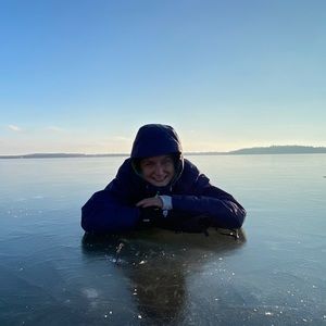 Meet your Posher, Avery